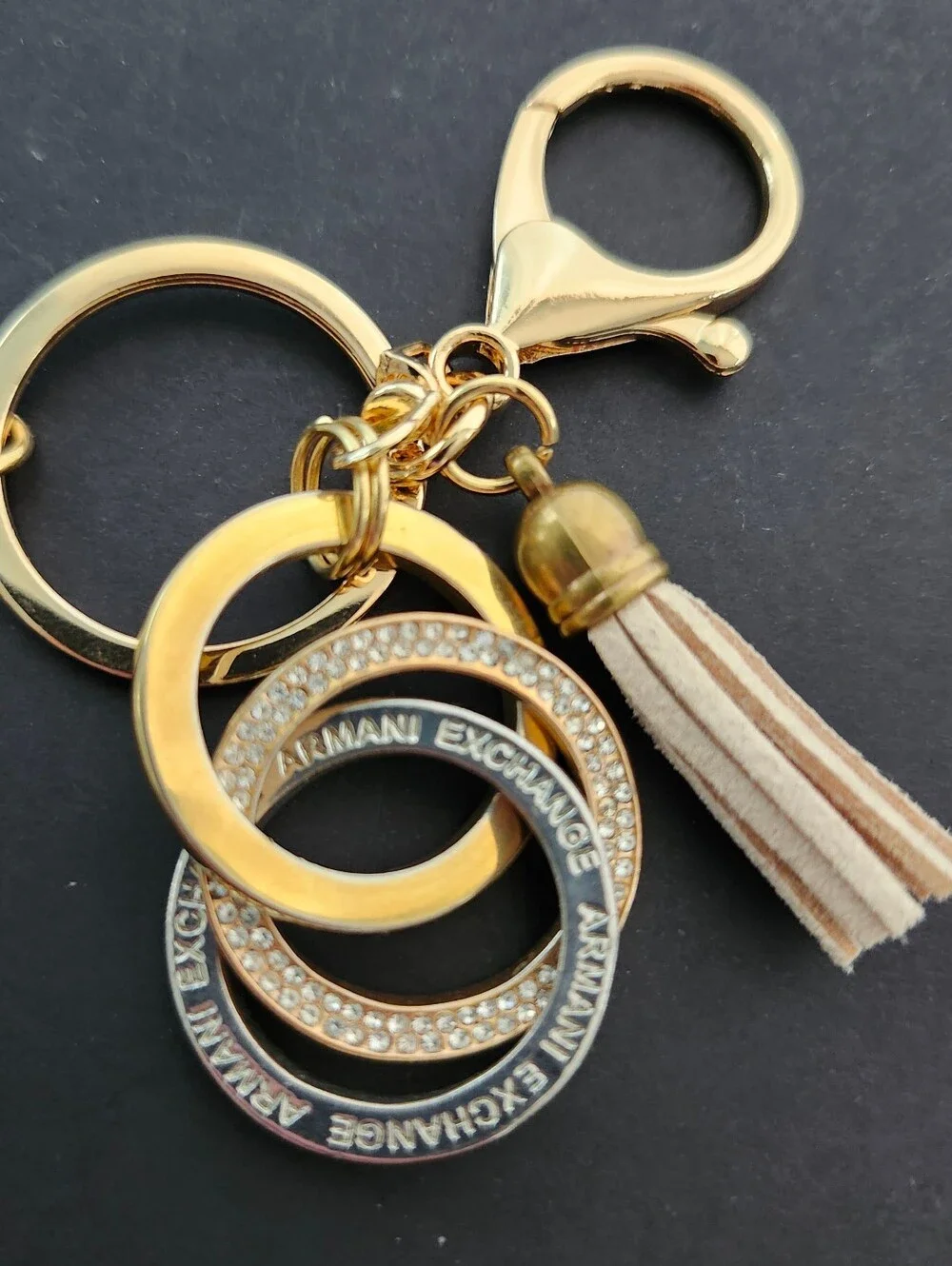 Handcrafted elegant tri
